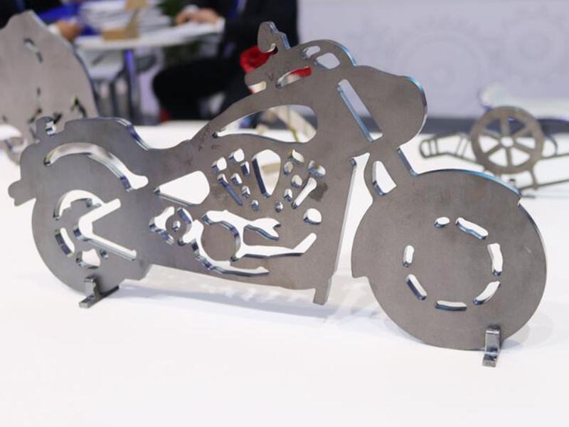 Q8500 laser cutting machine cutting metal parts
